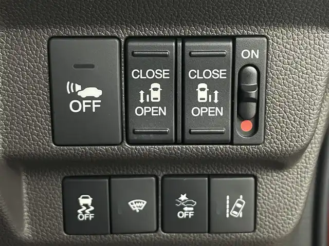 ホンダ フリード ハイブリット G ホンダセンシング 埼玉県 2017(平29)年 3.4万km プレミアムディープロッソパール 禁煙　純正ナビ　Ｂカメラ　両衝　衝突軽減　ＥＴＣ　レーダークルーズコントロール　レーンキープアシスト　純正ＬＥＤヘッドライト　ガラスヒーター　Ｂｌｕｅｔｏｏｔｈ　純正フロアマット　スマートキー