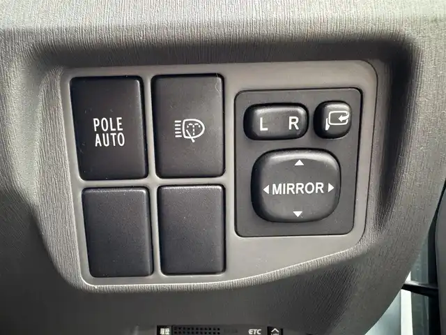 トヨタ プリウス S ツーリングセレクション 愛媛県 2011(平23)年 5.8万km アクアマイカメタリック 登録時走行距離：58069km/ディーラーOP純正ナビ/CD/DVD/BT/フルセグTV/ビルトインETC/バックカメラ/LEDヘッドライト/オートライト/フォグランプ/エンジンスタートボタン/スマートキー/ホワイトペイントアルミホイール/純正フロアマット/AAC