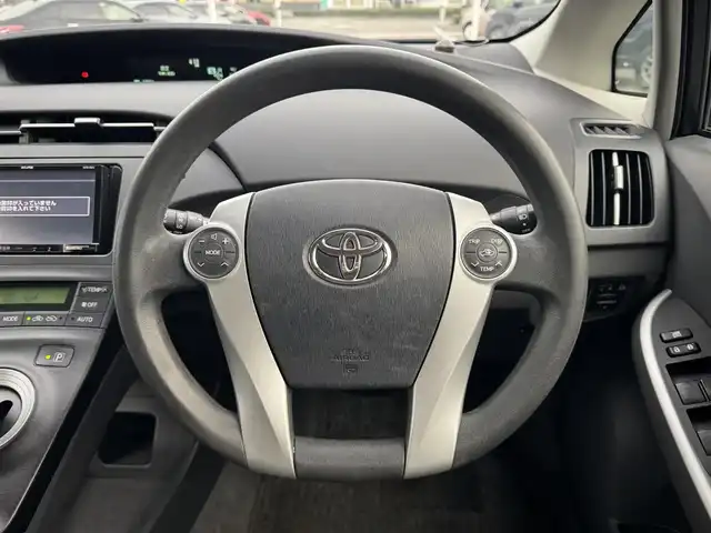 トヨタ プリウス S ツーリングセレクション 愛媛県 2011(平23)年 5.8万km アクアマイカメタリック 登録時走行距離：58069km/ディーラーOP純正ナビ/CD/DVD/BT/フルセグTV/ビルトインETC/バックカメラ/LEDヘッドライト/オートライト/フォグランプ/エンジンスタートボタン/スマートキー/ホワイトペイントアルミホイール/純正フロアマット/AAC