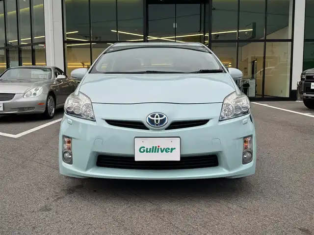トヨタ プリウス S ツーリングセレクション 愛媛県 2011(平23)年 5.8万km アクアマイカメタリック 登録時走行距離：58069km/ディーラーOP純正ナビ/CD/DVD/BT/フルセグTV/ビルトインETC/バックカメラ/LEDヘッドライト/オートライト/フォグランプ/エンジンスタートボタン/スマートキー/ホワイトペイントアルミホイール/純正フロアマット/AAC