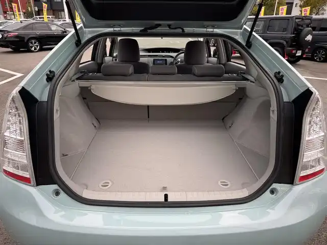 トヨタ プリウス S ツーリングセレクション 愛媛県 2011(平23)年 5.8万km アクアマイカメタリック 登録時走行距離：58069km/ディーラーOP純正ナビ/CD/DVD/BT/フルセグTV/ビルトインETC/バックカメラ/LEDヘッドライト/オートライト/フォグランプ/エンジンスタートボタン/スマートキー/ホワイトペイントアルミホイール/純正フロアマット/AAC