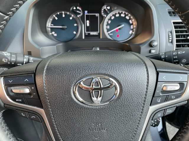 トヨタ ランドクルーザー プラド TX Lパッケージ 神奈川県 2020(令2)年 4.6万km ブラック ワンオーナー		/モデリスタフロントスポイラー/純正SDナビ【NSZT-W68T】/・DTV/SD/CD/DVD/SDREC/BT			/バックカメラ/クリアランスソナー/電動ムーンルーフ/ルーフレール/黒革シート/前席パワーシート/前席シートヒーター/エアシート/純正19インチAW	/ビルトインETC2.0/前側ドライブレコーダー/ToyotaSafetySense/・プリクラッシュセーフティ/・レーンデパーチャーアラート/・レーダークルーズコントロール/・オートマチックハイビーム	/オートライト				/純正LEDヘッドライト		/フォグランプ	/センターデフロックスイッチ/ダウンヒルコントロールスイッチ	/プッシュEgスタート/ストップ/スマートキー×2		/サイド/カーテン/ニーエアバック		/ターンランプ付電動格納ドアミラー/ドアバイザー/純正フロアマット		/取扱説明書/ナビ取扱説明書	/新車時保証書