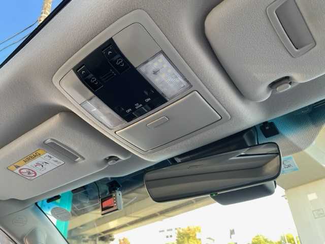 トヨタ ランドクルーザー プラド TX Lパッケージ 神奈川県 2020(令2)年 4.6万km ブラック ワンオーナー		/モデリスタフロントスポイラー/純正SDナビ【NSZT-W68T】/・DTV/SD/CD/DVD/SDREC/BT			/バックカメラ/クリアランスソナー/電動ムーンルーフ/ルーフレール/黒革シート/前席パワーシート/前席シートヒーター/エアシート/純正19インチAW	/ビルトインETC2.0/前側ドライブレコーダー/ToyotaSafetySense/・プリクラッシュセーフティ/・レーンデパーチャーアラート/・レーダークルーズコントロール/・オートマチックハイビーム	/オートライト				/純正LEDヘッドライト		/フォグランプ	/センターデフロックスイッチ/ダウンヒルコントロールスイッチ	/プッシュEgスタート/ストップ/スマートキー×2		/サイド/カーテン/ニーエアバック		/ターンランプ付電動格納ドアミラー/ドアバイザー/純正フロアマット		/取扱説明書/ナビ取扱説明書	/新車時保証書