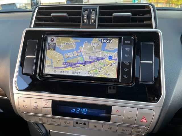 トヨタ ランドクルーザー プラド TX Lパッケージ 神奈川県 2020(令2)年 4.6万km ブラック ワンオーナー		/モデリスタフロントスポイラー/純正SDナビ【NSZT-W68T】/・DTV/SD/CD/DVD/SDREC/BT			/バックカメラ/クリアランスソナー/電動ムーンルーフ/ルーフレール/黒革シート/前席パワーシート/前席シートヒーター/エアシート/純正19インチAW	/ビルトインETC2.0/前側ドライブレコーダー/ToyotaSafetySense/・プリクラッシュセーフティ/・レーンデパーチャーアラート/・レーダークルーズコントロール/・オートマチックハイビーム	/オートライト				/純正LEDヘッドライト		/フォグランプ	/センターデフロックスイッチ/ダウンヒルコントロールスイッチ	/プッシュEgスタート/ストップ/スマートキー×2		/サイド/カーテン/ニーエアバック		/ターンランプ付電動格納ドアミラー/ドアバイザー/純正フロアマット		/取扱説明書/ナビ取扱説明書	/新車時保証書