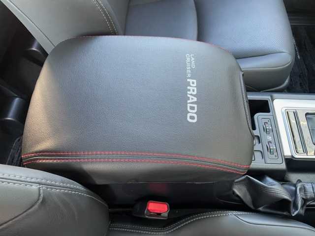 トヨタ ランドクルーザー プラド TX Lパッケージ 神奈川県 2020(令2)年 4.6万km ブラック ワンオーナー		/モデリスタフロントスポイラー/純正SDナビ【NSZT-W68T】/・DTV/SD/CD/DVD/SDREC/BT			/バックカメラ/クリアランスソナー/電動ムーンルーフ/ルーフレール/黒革シート/前席パワーシート/前席シートヒーター/エアシート/純正19インチAW	/ビルトインETC2.0/前側ドライブレコーダー/ToyotaSafetySense/・プリクラッシュセーフティ/・レーンデパーチャーアラート/・レーダークルーズコントロール/・オートマチックハイビーム	/オートライト				/純正LEDヘッドライト		/フォグランプ	/センターデフロックスイッチ/ダウンヒルコントロールスイッチ	/プッシュEgスタート/ストップ/スマートキー×2		/サイド/カーテン/ニーエアバック		/ターンランプ付電動格納ドアミラー/ドアバイザー/純正フロアマット		/取扱説明書/ナビ取扱説明書	/新車時保証書