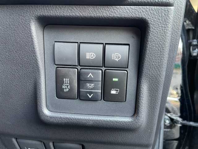 トヨタ ランドクルーザー プラド TX Lパッケージ 神奈川県 2020(令2)年 4.6万km ブラック ワンオーナー		/モデリスタフロントスポイラー/純正SDナビ【NSZT-W68T】/・DTV/SD/CD/DVD/SDREC/BT			/バックカメラ/クリアランスソナー/電動ムーンルーフ/ルーフレール/黒革シート/前席パワーシート/前席シートヒーター/エアシート/純正19インチAW	/ビルトインETC2.0/前側ドライブレコーダー/ToyotaSafetySense/・プリクラッシュセーフティ/・レーンデパーチャーアラート/・レーダークルーズコントロール/・オートマチックハイビーム	/オートライト				/純正LEDヘッドライト		/フォグランプ	/センターデフロックスイッチ/ダウンヒルコントロールスイッチ	/プッシュEgスタート/ストップ/スマートキー×2		/サイド/カーテン/ニーエアバック		/ターンランプ付電動格納ドアミラー/ドアバイザー/純正フロアマット		/取扱説明書/ナビ取扱説明書	/新車時保証書