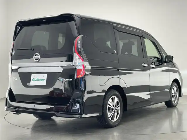 日産 セレナ e－パワー ハイウェイスター V 愛知県 2022(令4)年 1.1万km ダイヤモンドブラック 純正１０型ナビ　純正１１型後席モニター　プロパイロット　全方位カメラ　デジタルインナーミラー　ハンズフリー両側パワスラ　電動パーキングブレーキ　コーナーセンサー　セーフティパック　衝突軽減装置　禁煙車　アルパインサブウーファー　LEDオートライト　フォグランプ　ドアバイザー　純正ドライブレコーダー　