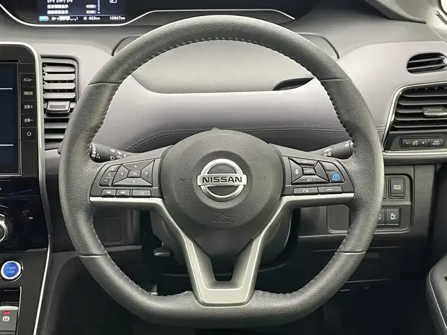 日産 セレナ e－パワー ハイウェイスター V 愛知県 2022(令4)年 1.1万km ダイヤモンドブラック 純正１０型ナビ　純正１１型後席モニター　プロパイロット　全方位カメラ　デジタルインナーミラー　ハンズフリー両側パワスラ　電動パーキングブレーキ　コーナーセンサー　セーフティパック　衝突軽減装置　禁煙車　アルパインサブウーファー　LEDオートライト　フォグランプ　ドアバイザー　純正ドライブレコーダー　