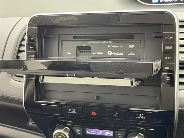 日産 セレナ e－パワー ハイウェイスター V 愛知県 2022(令4)年 1.1万km ダイヤモンドブラック 純正１０型ナビ　純正１１型後席モニター　プロパイロット　全方位カメラ　デジタルインナーミラー　ハンズフリー両側パワスラ　電動パーキングブレーキ　コーナーセンサー　セーフティパック　衝突軽減装置　禁煙車　アルパインサブウーファー　LEDオートライト　フォグランプ　ドアバイザー　純正ドライブレコーダー　