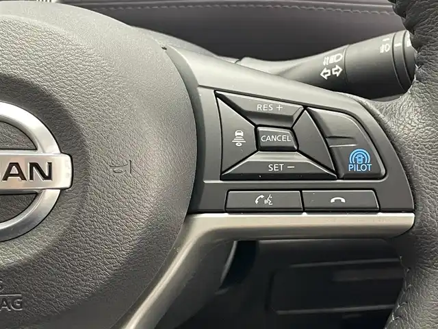 日産 セレナ e－パワー ハイウェイスター V 愛知県 2022(令4)年 1.1万km ダイヤモンドブラック 純正１０型ナビ　純正１１型後席モニター　プロパイロット　全方位カメラ　デジタルインナーミラー　ハンズフリー両側パワスラ　電動パーキングブレーキ　コーナーセンサー　セーフティパック　衝突軽減装置　禁煙車　アルパインサブウーファー　LEDオートライト　フォグランプ　ドアバイザー　純正ドライブレコーダー　