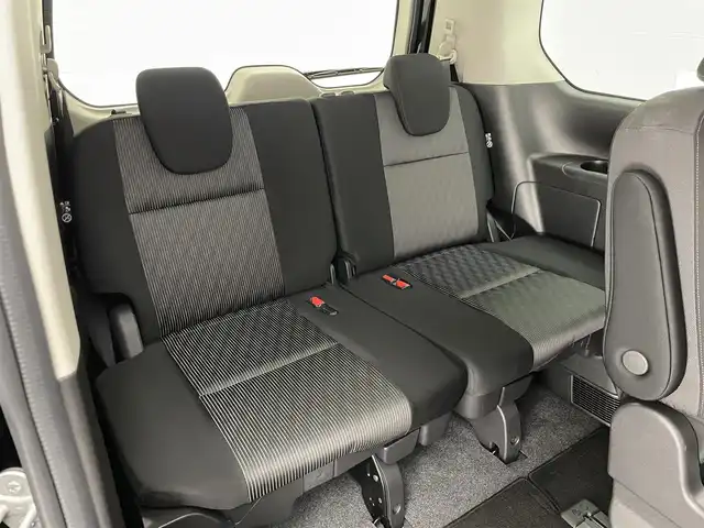 日産 セレナ e－パワー ハイウェイスター V 愛知県 2022(令4)年 1.1万km ダイヤモンドブラック 純正１０型ナビ　純正１１型後席モニター　プロパイロット　全方位カメラ　デジタルインナーミラー　ハンズフリー両側パワスラ　電動パーキングブレーキ　コーナーセンサー　セーフティパック　衝突軽減装置　禁煙車　アルパインサブウーファー　LEDオートライト　フォグランプ　ドアバイザー　純正ドライブレコーダー　