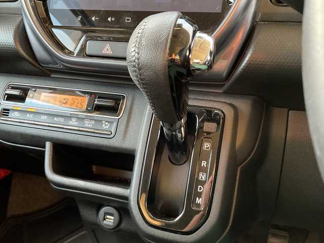 スズキ ハスラー Jスタイル ターボ 新潟県 2022(令4)年 6万km ピュアホワイトパール/ガンメタリック2トーン 4WD/純正9インチメモリナビ/CD/DVD/BT/フルセグテレビ/全方位カメラ/ETC/ドライブレコーダー/衝突被害軽減ブレーキ/レーンキープアシスト/レーダークルーズコントロール/半革シート/革調シートカバー/シートヒーター/コーナーセンサー/パドルシフト/ステアリングスイッチ/スマートキー/プッシュスタート/LEDヘッドライト/オートライト/オートハイビーム/フォグランプ/純正15インチアルミホイール