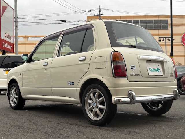 ダイハツ ミラ ジーノ ミニライトスペシャル 宮城県 2001(平13)年 7.1万km ホワイトパールマイカ 登録時走行距離70753km/リモコンキー/AC/CD・MD・AM・FM・社外ナビ/フォグランプ/ハロゲン/社外ホイル/社外フロアマット