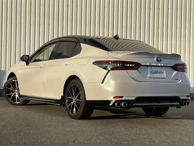 トヨタ カムリ WSレザーパッケージ 福岡県 2023(令5)年 4.5万km アティチュードブラックマイカ/プラチナホワイトパールマイカ パノラマルーフ/ＧＲエアロ(F.S.R)/ＪＢＬサウンド/純正９インチＤＡナビ/フルセグ/BT/AM/FM/Miracast/applecarplay/androidauto/トヨタセーフティセンス/PCS/LDA/RCTA/クリアランスソナー/PKSB/黒革シート/バックカメラ/D/Nシートヒーター/D/Nパワーシート/ＢＳＭ/ＨＵＤ/パドルシフト/革巻ステアリング/純正アルミ/レーダークルーズコントロール/LEDオートライト/オートハイビーム/フォグランプ/ワイヤレス充電/ステアリングスイッチ/テレビキャンセラー/電動パーキング/ブレーキホールド/ビルトインETC2.0/スマートキー/プッシュスタート/電格ミラー/ドアバイザー/AC100V