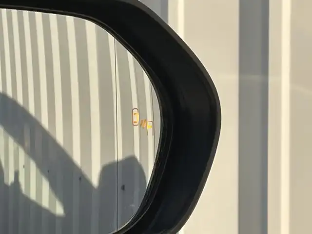 トヨタ カムリ WSレザーパッケージ 福岡県 2023(令5)年 4.5万km アティチュードブラックマイカ/プラチナホワイトパールマイカ パノラマルーフ/ＧＲエアロ(F.S.R)/ＪＢＬサウンド/純正９インチＤＡナビ/フルセグ/BT/AM/FM/Miracast/applecarplay/androidauto/トヨタセーフティセンス/PCS/LDA/RCTA/クリアランスソナー/PKSB/黒革シート/バックカメラ/D/Nシートヒーター/D/Nパワーシート/ＢＳＭ/ＨＵＤ/パドルシフト/革巻ステアリング/純正アルミ/レーダークルーズコントロール/LEDオートライト/オートハイビーム/フォグランプ/ワイヤレス充電/ステアリングスイッチ/テレビキャンセラー/電動パーキング/ブレーキホールド/ビルトインETC2.0/スマートキー/プッシュスタート/電格ミラー/ドアバイザー/AC100V