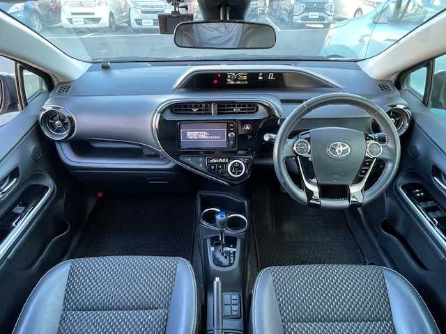 トヨタ アクア クロスオーバー 宮城県 2018(平30)年 7.3万km ブラックマイカ 登録時走行距離７２３０７ｋｍ/タイヤ空転防止（ABS）/トラクションコントロール（TRC）/横滑り防止(VSC)/盗難防止装置/プリクラッシュセーフティー/レーンリパーチャーアラート/オートマッチクハイビーム/先行車発進告知機能/インテリジェットクリアランスソナー/トヨタセーフティーセンス/純正ディーラーオプションナビ/CD/AM/FM/SD・USB/バックカメラ/Bluetooth接続/ドライブレコーダー/ステアリングリモコン/パワーステアリング/パワーウインド/純正アルミホイール/衝突軽減ブレーキ/LEDヘッドライト/ETC