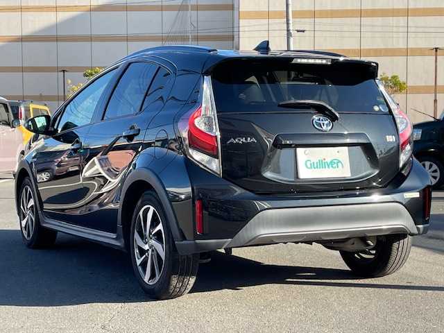 トヨタ アクア クロスオーバー 宮城県 2018(平30)年 7.3万km ブラックマイカ 登録時走行距離７２３０７ｋｍ/タイヤ空転防止（ABS）/トラクションコントロール（TRC）/横滑り防止(VSC)/盗難防止装置/プリクラッシュセーフティー/レーンリパーチャーアラート/オートマッチクハイビーム/先行車発進告知機能/インテリジェットクリアランスソナー/トヨタセーフティーセンス/純正ディーラーオプションナビ/CD/AM/FM/SD・USB/バックカメラ/Bluetooth接続/ドライブレコーダー/ステアリングリモコン/パワーステアリング/パワーウインド/純正アルミホイール/衝突軽減ブレーキ/LEDヘッドライト/ETC