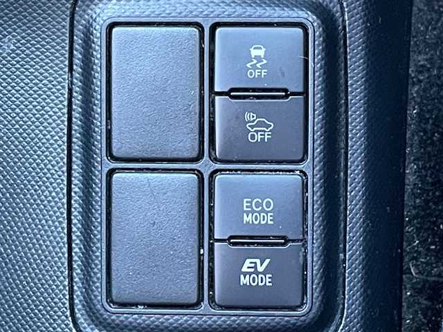 トヨタ アクア クロスオーバー 宮城県 2018(平30)年 7.3万km ブラックマイカ 登録時走行距離７２３０７ｋｍ/タイヤ空転防止（ABS）/トラクションコントロール（TRC）/横滑り防止(VSC)/盗難防止装置/プリクラッシュセーフティー/レーンリパーチャーアラート/オートマッチクハイビーム/先行車発進告知機能/インテリジェットクリアランスソナー/トヨタセーフティーセンス/純正ディーラーオプションナビ/CD/AM/FM/SD・USB/バックカメラ/Bluetooth接続/ドライブレコーダー/ステアリングリモコン/パワーステアリング/パワーウインド/純正アルミホイール/衝突軽減ブレーキ/LEDヘッドライト/ETC