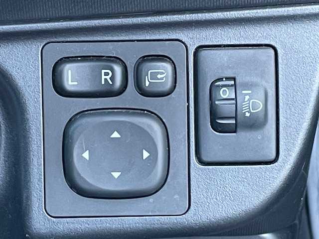 トヨタ アクア クロスオーバー 宮城県 2018(平30)年 7.3万km ブラックマイカ 登録時走行距離７２３０７ｋｍ/タイヤ空転防止（ABS）/トラクションコントロール（TRC）/横滑り防止(VSC)/盗難防止装置/プリクラッシュセーフティー/レーンリパーチャーアラート/オートマッチクハイビーム/先行車発進告知機能/インテリジェットクリアランスソナー/トヨタセーフティーセンス/純正ディーラーオプションナビ/CD/AM/FM/SD・USB/バックカメラ/Bluetooth接続/ドライブレコーダー/ステアリングリモコン/パワーステアリング/パワーウインド/純正アルミホイール/衝突軽減ブレーキ/LEDヘッドライト/ETC