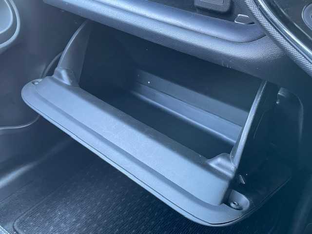 トヨタ アクア クロスオーバー 宮城県 2018(平30)年 7.3万km ブラックマイカ 登録時走行距離７２３０７ｋｍ/タイヤ空転防止（ABS）/トラクションコントロール（TRC）/横滑り防止(VSC)/盗難防止装置/プリクラッシュセーフティー/レーンリパーチャーアラート/オートマッチクハイビーム/先行車発進告知機能/インテリジェットクリアランスソナー/トヨタセーフティーセンス/純正ディーラーオプションナビ/CD/AM/FM/SD・USB/バックカメラ/Bluetooth接続/ドライブレコーダー/ステアリングリモコン/パワーステアリング/パワーウインド/純正アルミホイール/衝突軽減ブレーキ/LEDヘッドライト/ETC