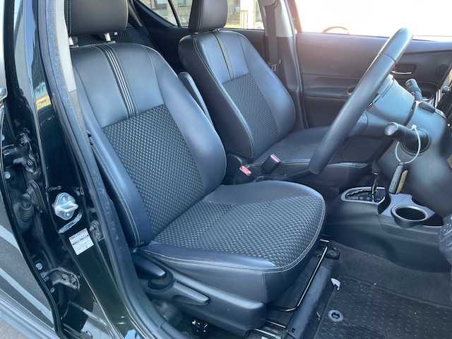 トヨタ アクア クロスオーバー 宮城県 2018(平30)年 7.3万km ブラックマイカ 登録時走行距離７２３０７ｋｍ/タイヤ空転防止（ABS）/トラクションコントロール（TRC）/横滑り防止(VSC)/盗難防止装置/プリクラッシュセーフティー/レーンリパーチャーアラート/オートマッチクハイビーム/先行車発進告知機能/インテリジェットクリアランスソナー/トヨタセーフティーセンス/純正ディーラーオプションナビ/CD/AM/FM/SD・USB/バックカメラ/Bluetooth接続/ドライブレコーダー/ステアリングリモコン/パワーステアリング/パワーウインド/純正アルミホイール/衝突軽減ブレーキ/LEDヘッドライト/ETC