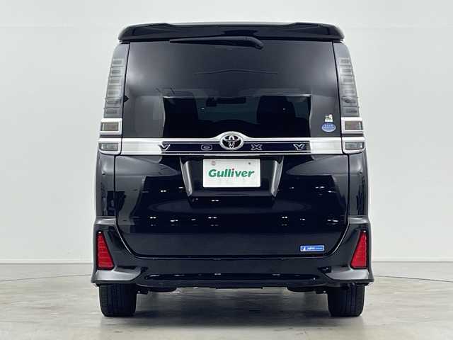 トヨタ ヴォクシー ZS 岐阜県 2018(平30)年 5.6万km ブラック ウェルキャブ車両/純正9インチナビ【NSZT-Y66T】/CD DVD/フルセグテレビ/SD/Bluetooth/純正12.1インチフリップダウンモニター【V12T-R66C】/両側パワースライドドア/革巻きステアリング/ステアリングリモコン/LEDヘッドライト/オートライト/オートハイビーム/ビルトインETC2.0/前後ドラレコ/トヨタセーフティセンス/衝突被害軽減装置/車線逸脱警報/横滑り防止装置/先行車発信お知らせ機能