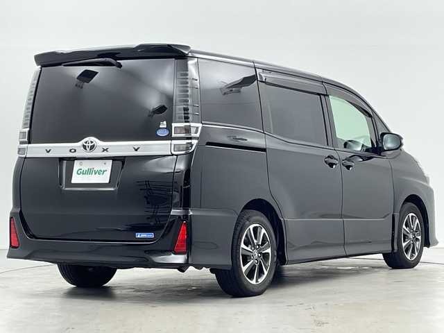 トヨタ ヴォクシー ZS 岐阜県 2018(平30)年 5.6万km ブラック ウェルキャブ車両/純正9インチナビ【NSZT-Y66T】/CD DVD/フルセグテレビ/SD/Bluetooth/純正12.1インチフリップダウンモニター【V12T-R66C】/両側パワースライドドア/革巻きステアリング/ステアリングリモコン/LEDヘッドライト/オートライト/オートハイビーム/ビルトインETC2.0/前後ドラレコ/トヨタセーフティセンス/衝突被害軽減装置/車線逸脱警報/横滑り防止装置/先行車発信お知らせ機能