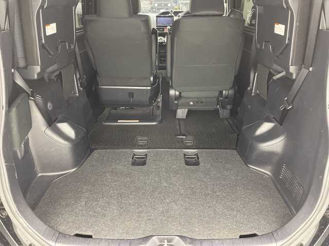 トヨタ ヴォクシー ZS 岐阜県 2018(平30)年 5.6万km ブラック ウェルキャブ車両/純正9インチナビ【NSZT-Y66T】/CD DVD/フルセグテレビ/SD/Bluetooth/純正12.1インチフリップダウンモニター【V12T-R66C】/両側パワースライドドア/革巻きステアリング/ステアリングリモコン/LEDヘッドライト/オートライト/オートハイビーム/ビルトインETC2.0/前後ドラレコ/トヨタセーフティセンス/衝突被害軽減装置/車線逸脱警報/横滑り防止装置/先行車発信お知らせ機能