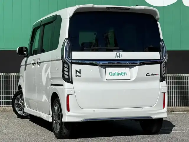 ホンダ Ｎ ＢＯＸ カスタム L 千葉県 2023(令5)年 0.8万km プラチナホワイトパール ワンオーナー/純正ナビ/　(CD/SD/USB/Bluetooth)/バックカメラ/純正 前後＆車内録画ドライブレコーダー/　(DRH-229ND)/ETC/ステアリングスイッチ/アダプティブクルーズコントロール/ホンダセンシング/　・衝突軽減ブレーキ/　・誤発進抑制機能/　・車線維持支援システム/　・路外逸脱抑制機能/　・標識認識機能/リアコーナーセンサー/プッシュエンジンスタート/スマートキー×2/両側パワースライドドア/前席シートヒーター/リア席サイドサンシェード/純正フロアマット/オートライト/オートハイビーム/LEDヘッドライト/LEDフォグランプ/ウィンカー付き電動格納ミラー/ドアバイザー/ダブル＆サイド＆カーテンエアバッグ/純正14インチアルミホイール/保証書＆取扱説明書/ナビ取扱説明書