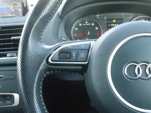 アウディ Ｑ３ 2．0 TFSI クワトロ 180PS Sライン 岩手県 2016(平28)年 5.1万km ミトスブラックメタリック 純正MMIナビ/フルセグTV/バックカメラ/パーキングエイド /アドバンストキー /ETC/ハーフレザーシート/パワーシート/LEDライト/Pテールゲート