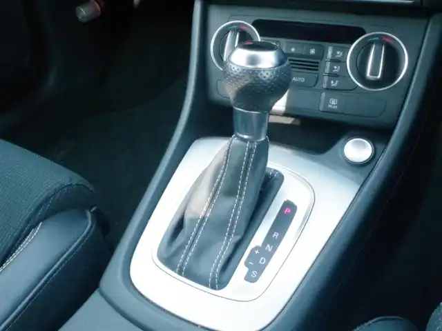アウディ Ｑ３ 2．0 TFSI クワトロ 180PS Sライン 岩手県 2016(平28)年 5.1万km ミトスブラックメタリック 純正MMIナビ/フルセグTV/バックカメラ/パーキングエイド /アドバンストキー /ETC/ハーフレザーシート/パワーシート/LEDライト/Pテールゲート