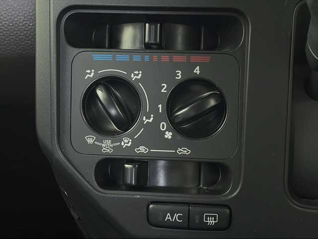 トヨタ ルーミー X 栃木県 2022(令4)年 1.4万km ブライトシルバーM 純正オーディオ/（CD/AM/FM/AUX/USB）/スマートアシスト/　衝突軽減ブレーキ/　誤発進抑制/　車線逸脱警報/　オートハイビーム/オートライト/ハロゲンヘッドライト/片側パワースライドドア/マニュアルエアコン/フロアマット/スマートキー×1本/Wエアバッグ