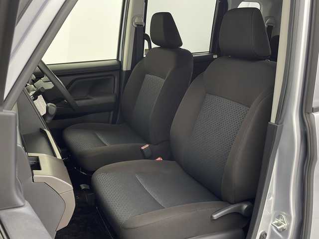 トヨタ ルーミー X 栃木県 2022(令4)年 1.4万km ブライトシルバーM 純正オーディオ/（CD/AM/FM/AUX/USB）/スマートアシスト/　衝突軽減ブレーキ/　誤発進抑制/　車線逸脱警報/　オートハイビーム/オートライト/ハロゲンヘッドライト/片側パワースライドドア/マニュアルエアコン/フロアマット/スマートキー×1本/Wエアバッグ