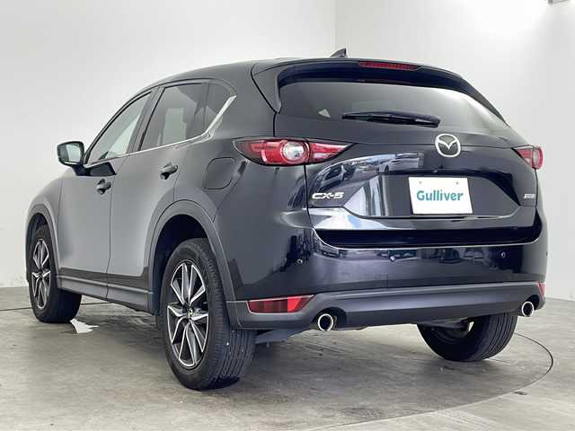 マツダ ＣＸ－５ XD Lパッケージ 兵庫県 2018(平30)年 7万km ジェットブラックマイカ ・純正SDナビ&Bluetoothオーディオ&CD/DVD再生&USB接続&TV/・アラウンドビューモニター/・フリップダウンモニター/・ビルトインETC2.0/・レーダークルーズコントロール/・レーンキープアシスト/・衝突被害軽減ブレーキ/・BOZEプレミアムサウンド/・電動リアゲート/・純正フロアマット/・パワーシート（運転席・助手席）/・シートヒーター（運転席・助手席）/・レザーシート/・ステアリングヒーター/・ステアリングスイッチ/・革巻きステアリング/・純正19インチアルミホイール/・オートライト/・LEDヘッドライト/・アイドリングストップ/・ABS/・横滑り防止機能/・盗難防止装置/・W＋サイドエアバック/・エンジンスタートボタン/・スマートキー