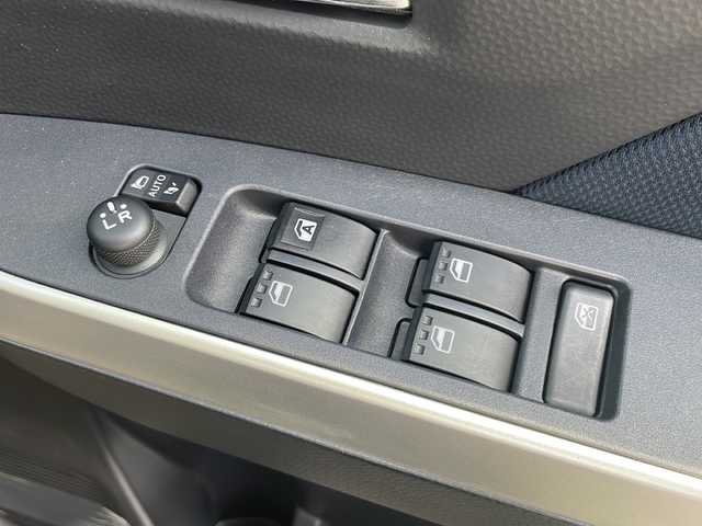 トヨタ ルーミー カスタムG 三重県 2021(令3)年 4.6万km パールホワイトⅢ 衝突軽減ブレーキ　/両側電動スライドドア　/純正ＳＤナビ　/フルセグＴＶ　/バックカメラ　/ＥＴＣ　/前後ドラレコ　/コーナーセンサー　/レーンキープアシスト　/スマートキープッシュスタート　/革巻きステアリング/レーダークルーズ/オートマチックハイビーム/LEDヘッドライト/ステアリングスイッチ/電動パーキング/オートホールド