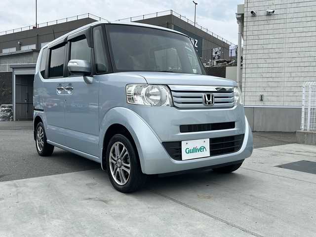 ホンダ Ｎ ＢＯＸ G SSパッケージ 山梨県 2013(平25)年 6.1万km クールミストメタリック 4WD/純正ナビ/BT/CD/DVD/TV/バックカメラ/ETC/ドライブレコーダー　/パワステ　/パワーウインドウ　/純正フロアマット/プッシュスタート/純正14インチアルミホイール/純正フロアマット/両側パワースライドドア/スマートキー/スペアキー1本