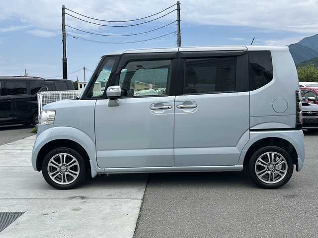ホンダ Ｎ ＢＯＸ G SSパッケージ 山梨県 2013(平25)年 6.1万km クールミストメタリック 4WD/純正ナビ/BT/CD/DVD/TV/バックカメラ/ETC/ドライブレコーダー　/パワステ　/パワーウインドウ　/純正フロアマット/プッシュスタート/純正14インチアルミホイール/純正フロアマット/両側パワースライドドア/スマートキー/スペアキー1本