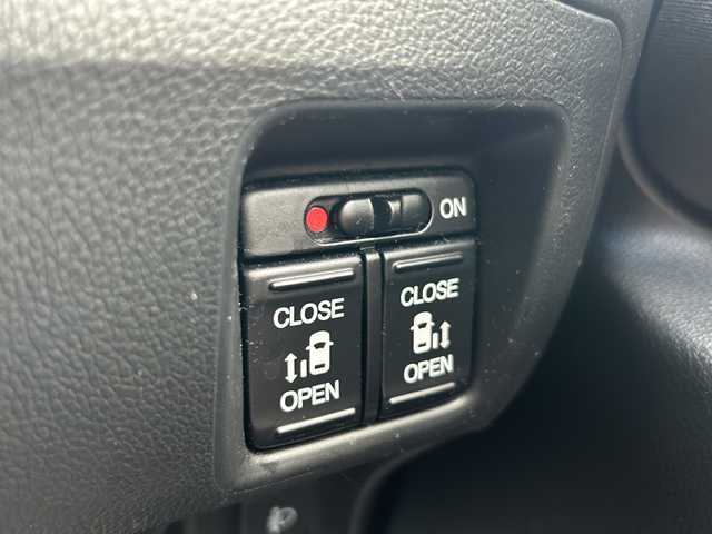 ホンダ Ｎ ＢＯＸ G SSパッケージ 山梨県 2013(平25)年 6.1万km クールミストメタリック 4WD/純正ナビ/BT/CD/DVD/TV/バックカメラ/ETC/ドライブレコーダー　/パワステ　/パワーウインドウ　/純正フロアマット/プッシュスタート/純正14インチアルミホイール/純正フロアマット/両側パワースライドドア/スマートキー/スペアキー1本