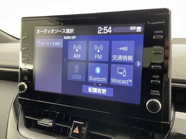 トヨタ カローラ ハイブリット ダブルバイビー 宮崎県 2020(令2)年 2.4万km ホワイトパールクリスタルシャイン Toyota Safety Sense/〇プリクラシュセーフティ/〇レーントレーシングアシスト/〇ブラインドスポットモニター/〇リアクロストラフィックアラート/〇クリアランスソナー/〇パーキングサポートブレーキ/〇ロードサインアシスト/〇レーダークルーズコントロール/〇オートマチックハイビーム/〇先行車発進告知/スペアタイヤ/純正9インチディスプレイオーディオ/フルセグTV/バックカメラ/ハーフレザーシート/シートヒーター/ステアリングヒーター/LEDヘッドライト/純正17インチＡＷ/スマートキー×2