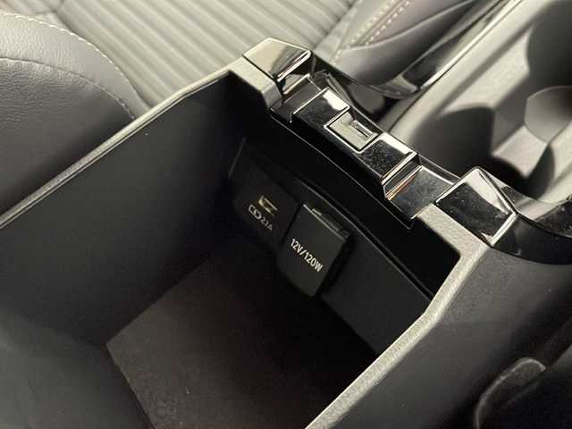 トヨタ カローラ ハイブリット ダブルバイビー 宮崎県 2020(令2)年 2.4万km ホワイトパールクリスタルシャイン Toyota Safety Sense/〇プリクラシュセーフティ/〇レーントレーシングアシスト/〇ブラインドスポットモニター/〇リアクロストラフィックアラート/〇クリアランスソナー/〇パーキングサポートブレーキ/〇ロードサインアシスト/〇レーダークルーズコントロール/〇オートマチックハイビーム/〇先行車発進告知/スペアタイヤ/純正9インチディスプレイオーディオ/フルセグTV/バックカメラ/ハーフレザーシート/シートヒーター/ステアリングヒーター/LEDヘッドライト/純正17インチＡＷ/スマートキー×2