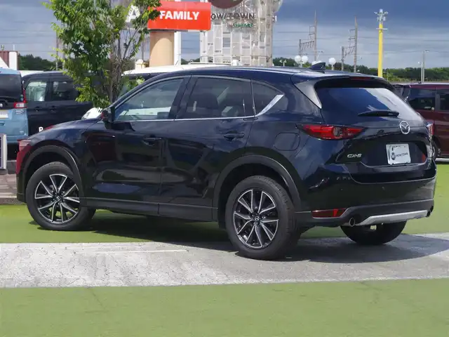 マツダ ＣＸ－５ 25S Lパッケージ 千葉県 2017(平29)年 4.6万km ジェットブラックマイカ スマートシティブレーキサポート/ブラインドスポットモニタリング/レーンキープ・アシスト・システム/アクティブ・ドライビング・ディスプレイ/パワーバックドア/ブラックレザーシート/前席パワーシート/シートヒーター/BOSE/純正SDナビ/地デジTV/【DVD/CD再生機能　Bluetooth接続】/バックカメラ/ドライブレコーダー/革巻きステアリング/ステアリングヒーター/ステアリングスイッチ/ETC/LEDヘッドライト/フォグライト/ウインカーミラー/コーナーセンサー/純正19インチアルミホイル/サイド/カーテンエアバッグ/アドバンストキーレスエントリー