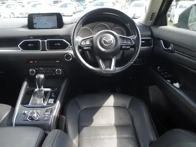 マツダ ＣＸ－５ 25S Lパッケージ 千葉県 2017(平29)年 4.6万km ジェットブラックマイカ スマートシティブレーキサポート/ブラインドスポットモニタリング/レーンキープ・アシスト・システム/アクティブ・ドライビング・ディスプレイ/パワーバックドア/ブラックレザーシート/前席パワーシート/シートヒーター/BOSE/純正SDナビ/地デジTV/【DVD/CD再生機能　Bluetooth接続】/バックカメラ/ドライブレコーダー/革巻きステアリング/ステアリングヒーター/ステアリングスイッチ/ETC/LEDヘッドライト/フォグライト/ウインカーミラー/コーナーセンサー/純正19インチアルミホイル/サイド/カーテンエアバッグ/アドバンストキーレスエントリー