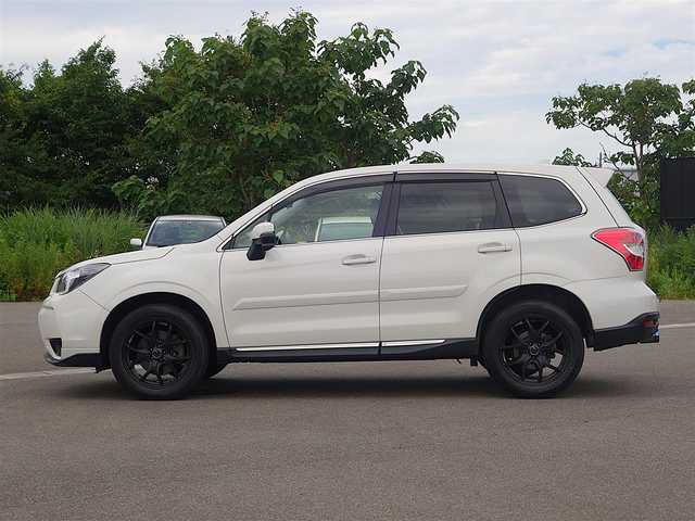 スバル フォレスター 2．0XT アイサイト 山形県 2015(平27)年 3.3万km クリスタルホワイトP 4WD/STIフロントスポイラー/SSR18インチアルミホイール/柿本マフラー/衝突被害軽減システム/SDナビ/　　【CD DVD BD BT フルセグ USB MSV】/バックカメラ/電動リアゲート/レーダークルーズコントロール/HIDオートヘッドライト/ハーフレザーシート/パワーシート/シートヒーター/ドライブレコーダー/ステアリングスイッチ/パドルシフト/電動格納ウィンカーミラー/フォグランプ/X-MODE/スマートキー/ETC