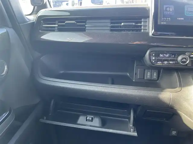 ホンダ Ｎ ＢＯＸ カスタム G EX ホンダセンシング 大阪府 2018(平30)年 6.3万km プラチナホワイトパール 自社(株)IDOMが運営する【じしゃロン堺店】の自社ローン対象車両になります。こちらは現金ご利用時の価格です。/ローンご希望の方は別途その旨お申付け下さい。