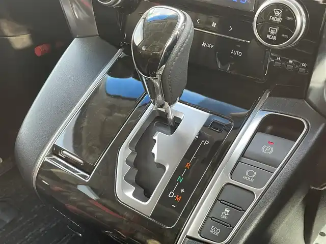 トヨタ ヴェルファイア Z Aエディション 愛知県 2015(平27)年 8.2万km ホワイトパールクリスタルシャイン TEIN車高調/モデリスタフロントグリル/ETC/USB/HDMI接続/クルーズコントロール/両側パワースライドドア/ツインムーンルーフ/純正フロアマット/ウォークスルー（2列目）/オットマン（N、2列目）/純正18インチアルミホイール/LEDヘッドライト/コーナーセンサー/横滑り防止装置/衝突軽減ブレーキ/MTモード付きAT/AC100V/全席オートエアコン/スマートキー/プッシュスタート