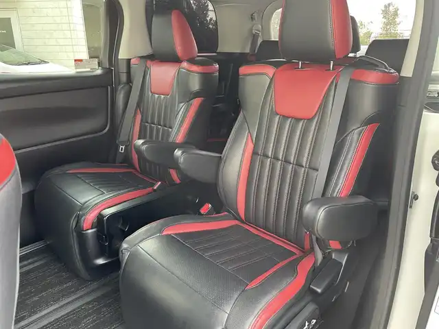 トヨタ ヴェルファイア Z Aエディション 愛知県 2015(平27)年 8.2万km ホワイトパールクリスタルシャイン TEIN車高調/モデリスタフロントグリル/ETC/USB/HDMI接続/クルーズコントロール/両側パワースライドドア/ツインムーンルーフ/純正フロアマット/ウォークスルー（2列目）/オットマン（N、2列目）/純正18インチアルミホイール/LEDヘッドライト/コーナーセンサー/横滑り防止装置/衝突軽減ブレーキ/MTモード付きAT/AC100V/全席オートエアコン/スマートキー/プッシュスタート