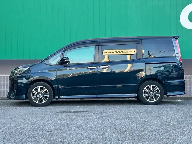 トヨタ ノア Si ダブルバイビーⅢ 千葉県 2019(平31)年 3.8万km ブラッキッシュアゲハガラスフレーク 純正SDナビ/(フルセグTV/CD/DVD/Bluetooth)/両側パワースライドドア/前後コーナーセンサー/バックカメラ/レーンキープアシスト/オートライト/純正フロアマット/純正アルミホイール/純正LEDヘッドライト/スマートキー/スペアキー/プッシュエンジンスタート/横滑り防止装置