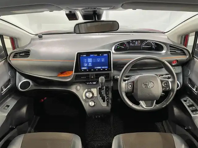 トヨタ シエンタ ハイブリッド G クエロ 愛知県 2019(令1)年 4.7万km ブラックマイカ/センシュアルレッドマイカ 純正9インチナビ/（Bluetooth/AM/FM/フルセグTV）/衝突軽減ブレーキ/両側電動スライドドア/アラウンドビューモニター/ビルトインETC2.0/シートヒーター/LEDヘッドライト/オートマチックハイビーム/クルーズコントロール/ドライブレコーダー/ステアリングヒーター/コーナーセンサー/レーンキープアシスト/プッシュスタートボタン/ハーフレザーシート/スマートキー/純正16インチAW