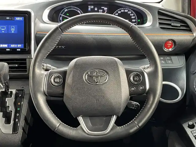 トヨタ シエンタ ハイブリッド G クエロ 愛知県 2019(令1)年 4.7万km ブラックマイカ/センシュアルレッドマイカ 純正9インチナビ/（Bluetooth/AM/FM/フルセグTV）/衝突軽減ブレーキ/両側電動スライドドア/アラウンドビューモニター/ビルトインETC2.0/シートヒーター/LEDヘッドライト/オートマチックハイビーム/クルーズコントロール/ドライブレコーダー/ステアリングヒーター/コーナーセンサー/レーンキープアシスト/プッシュスタートボタン/ハーフレザーシート/スマートキー/純正16インチAW