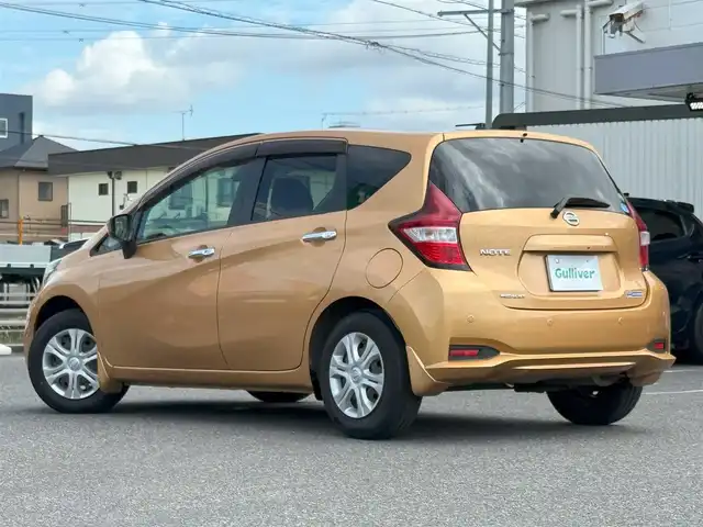日産 ノート メダリスト X 愛知県 2019(平31)年 4.9万km ギャラクシーゴールド /禁煙/ワンオーナー//ディーラー整備記録簿H31.R1.2.3.4.5.6.7//純正ナビ/フルセグ/CD/BT/AUX/ETC//ナビ連動純正ドラレコ//エマージェンシーブレーキ/LDW/ACC//ハーフレザーシート//革巻きステア/ステアスイッチ//プッシュスタート/スマートキー//電動格納ウィンカーミラー//バニティミラー//コーナーセンサー//純正フロアマット/純正ドアバイザー//新車時保証書//取扱説明書//スペアスマートキー有
